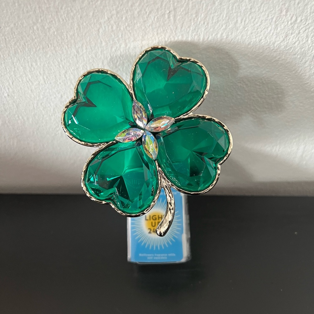 Wallflower Plug-in